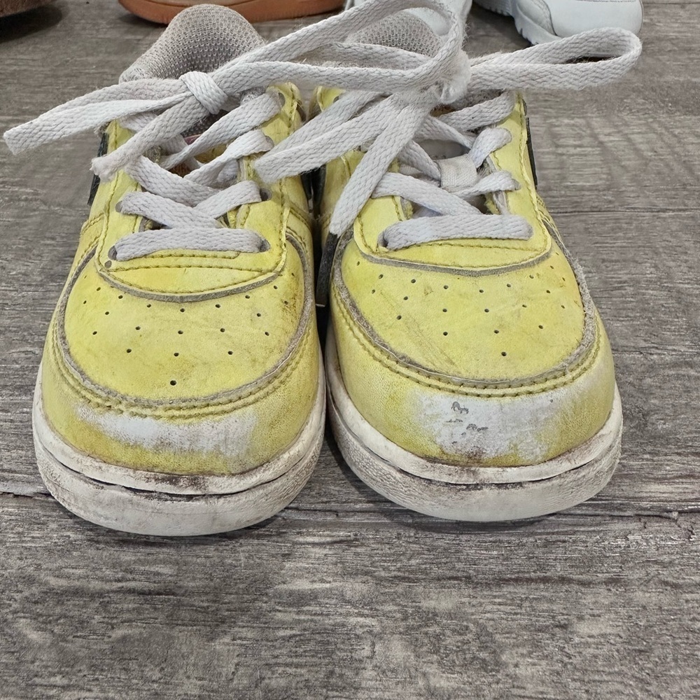 Nike Kids Sneakers Air Force 1 LV8 peace love & basketball toddler shoe yellow - Picture 4 of 5